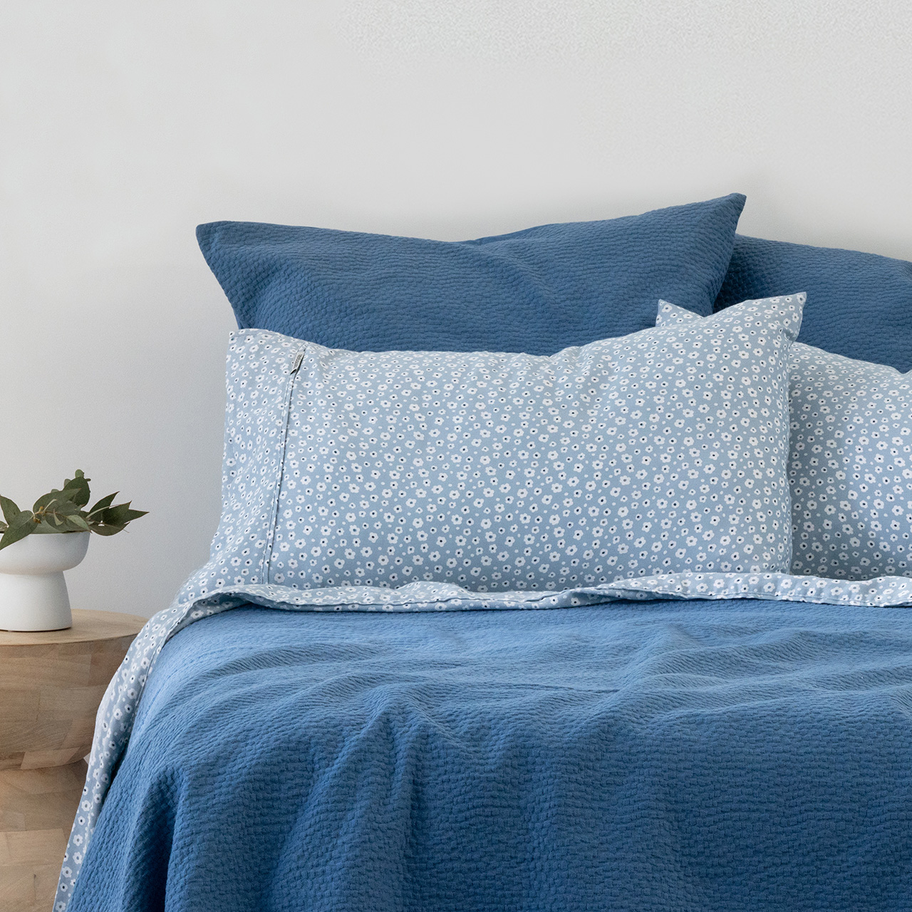 Coverlet cotton deals