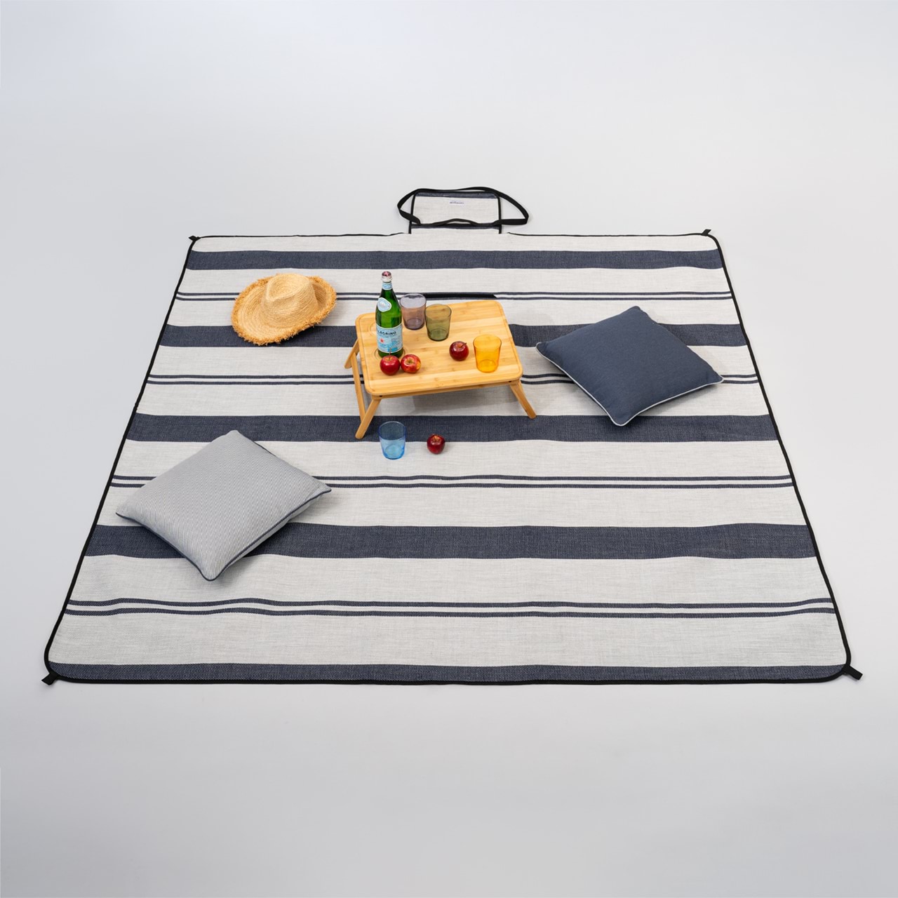 Aperto Extra Large Picnic Rug Canningvale